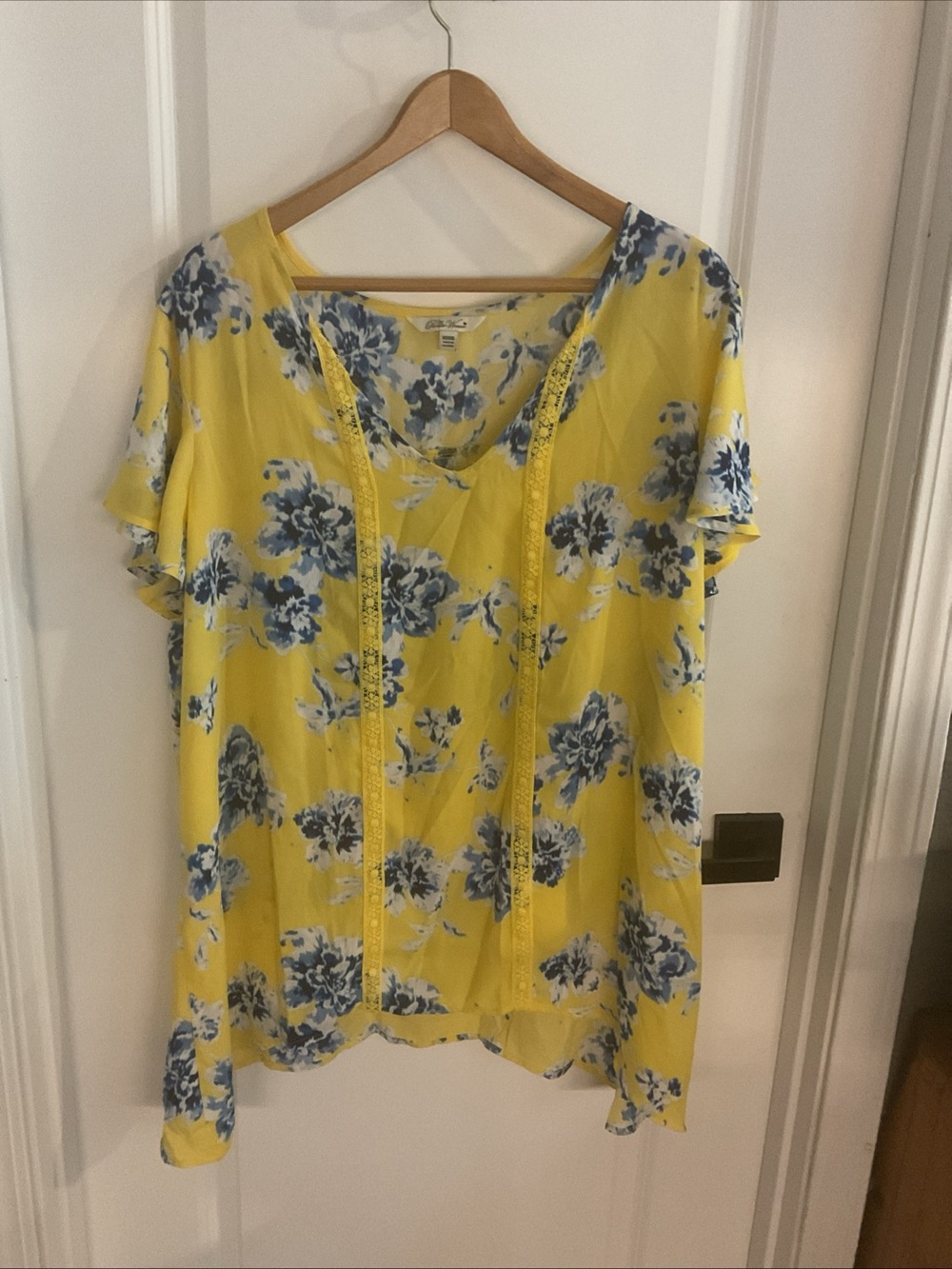 The Pioneer Woman - Yellow Floral V-Neck Blouse with Blue Print - Ladies Sz 4XL